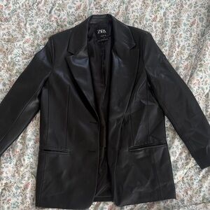 Zara Men's Sleek Black Blazer